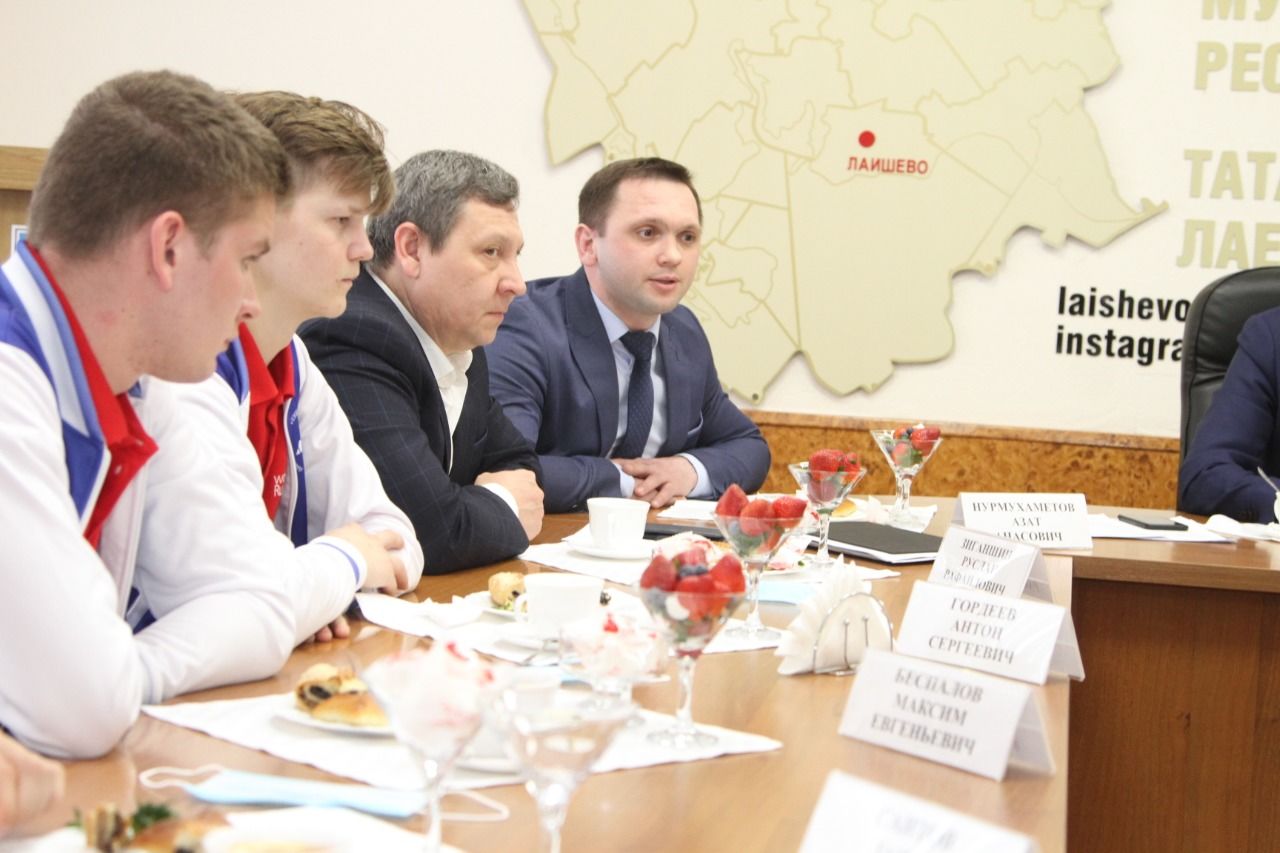 Глава района Ильдус Зарипов встретился со студентами ЛТЭТ - победителями регионального этапа WorldSkills Russia