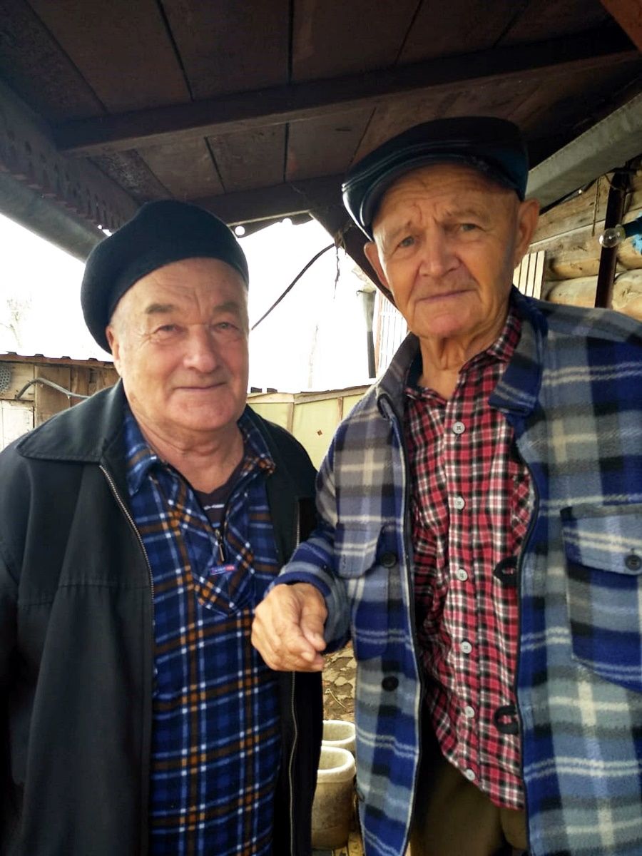 С 90-летием Александра Ивановича Баранова поздравили близкие, друзья и глава района