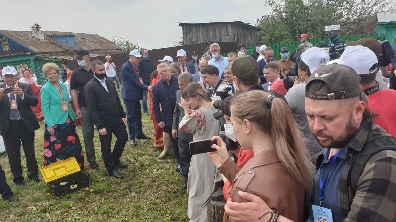 Президент Татарстана приехал в Лаишевский район для участия в Каравоне