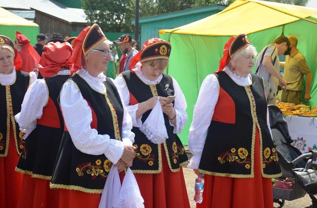 Сохраняя традиции - праздник народного фольклора  в Лаишевском районе