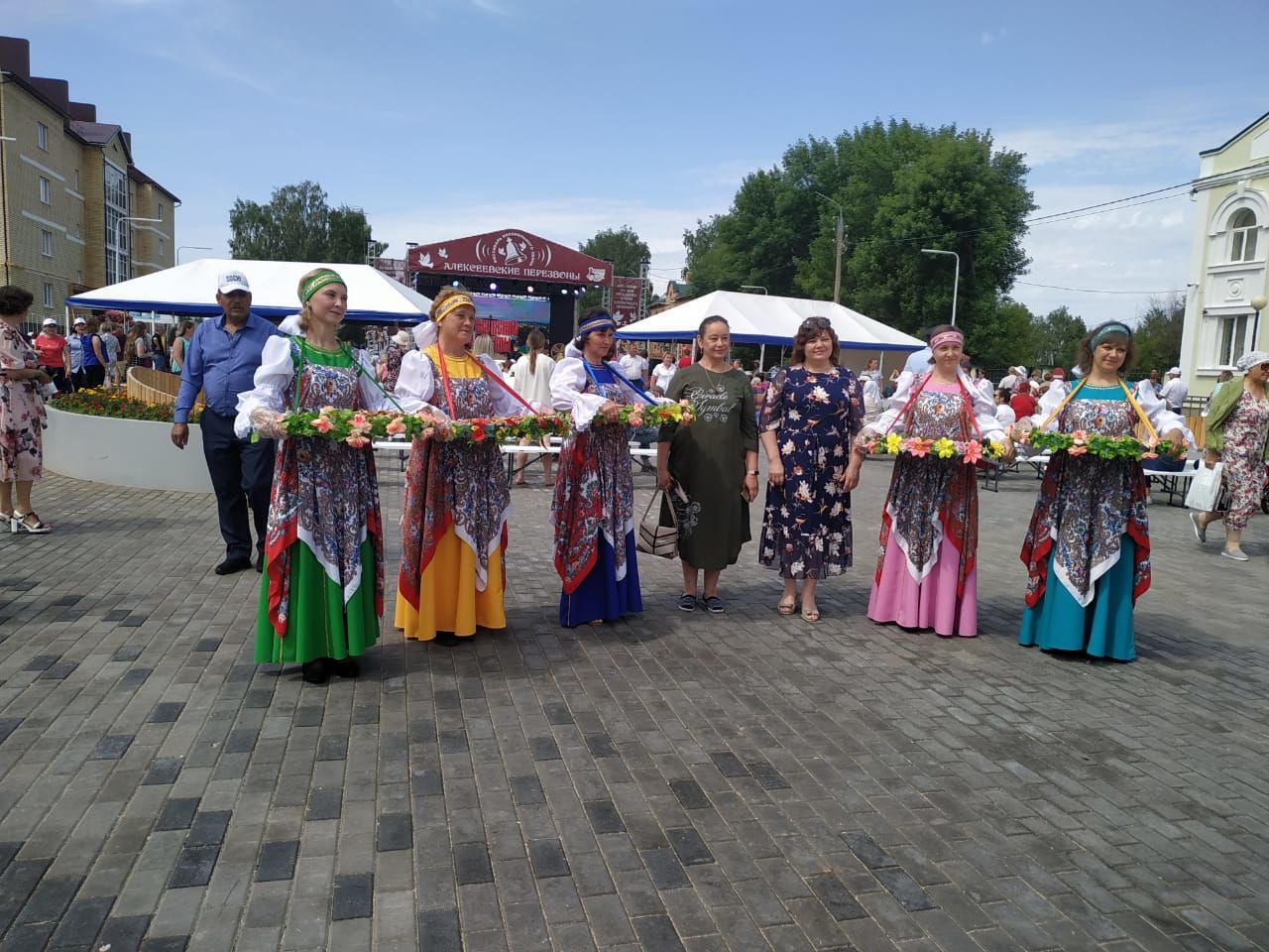 Жители Лаишева побывали на фестивале колокольного звона в Алексеевком районе
