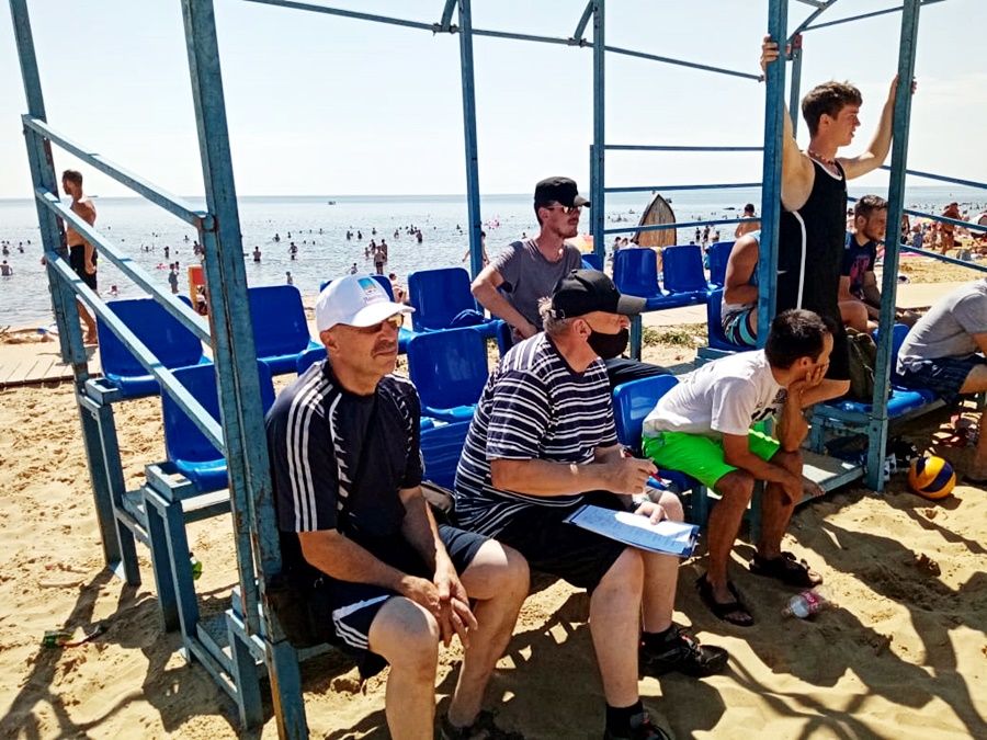 На лаишевском пляже  в День молодежи собрались «Пушкин», «Атлантида», «ЛТЭТ, «Гараж», «БАД» и «Мотылек»