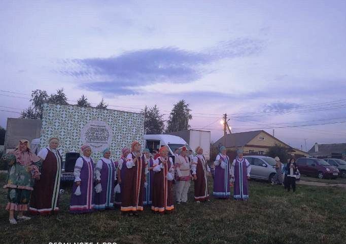 Делегация Лаишевского района побывала в Давликеево на престольном празднике в честь иконы Казанской Божьей Матери