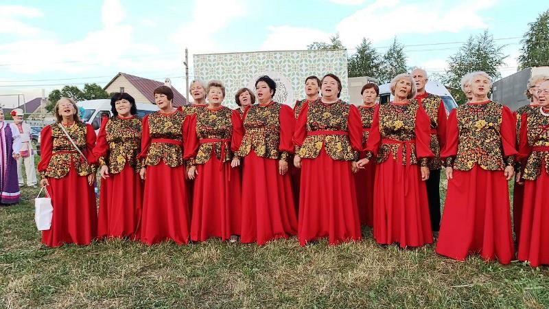 Делегация Лаишевского района побывала в Давликеево на престольном празднике в честь иконы Казанской Божьей Матери