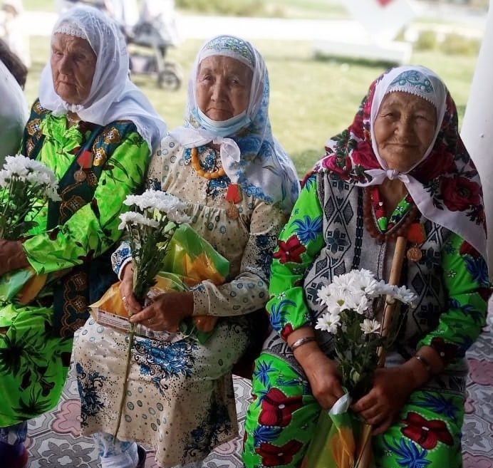 Над Именьково взлетели журавли памяти