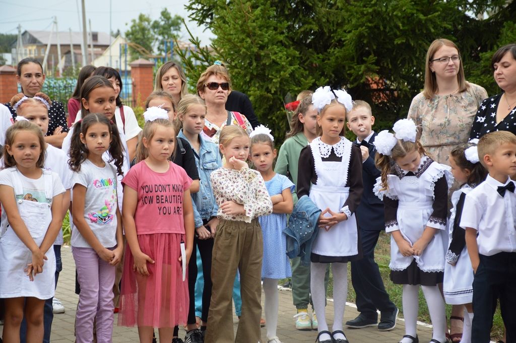 Музыкально-танцевальной линейкой отметили 1 сентября в ДШИ Лаишева