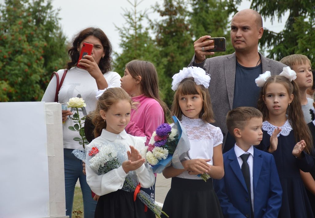 Музыкально-танцевальной линейкой отметили 1 сентября в ДШИ Лаишева