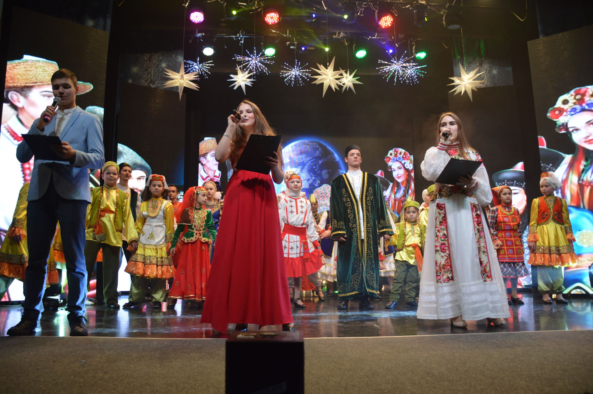 Артисты выступили в Лаишево на подведении итогов Года родных языков