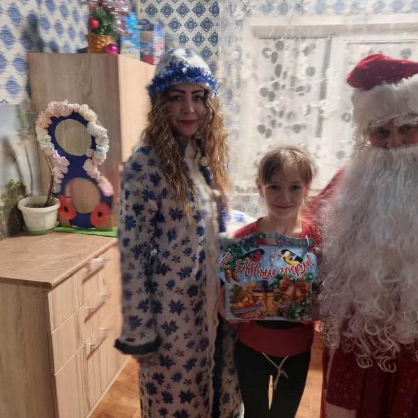 Дети Сокуровского сельского поселения в Новый год  получили подарки от Деда Мороза и Снегурочки