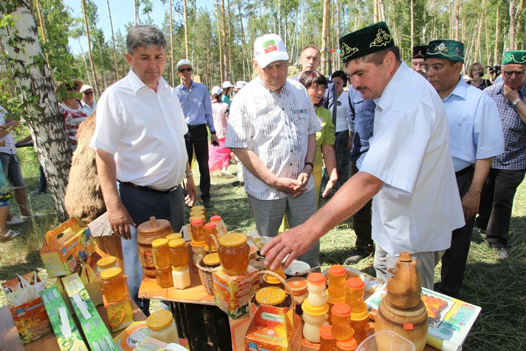 Минтимер Шаймиев  - почетный гость Каравона в Никольском и Сабантуя на Белых Горах в г. Лаишево