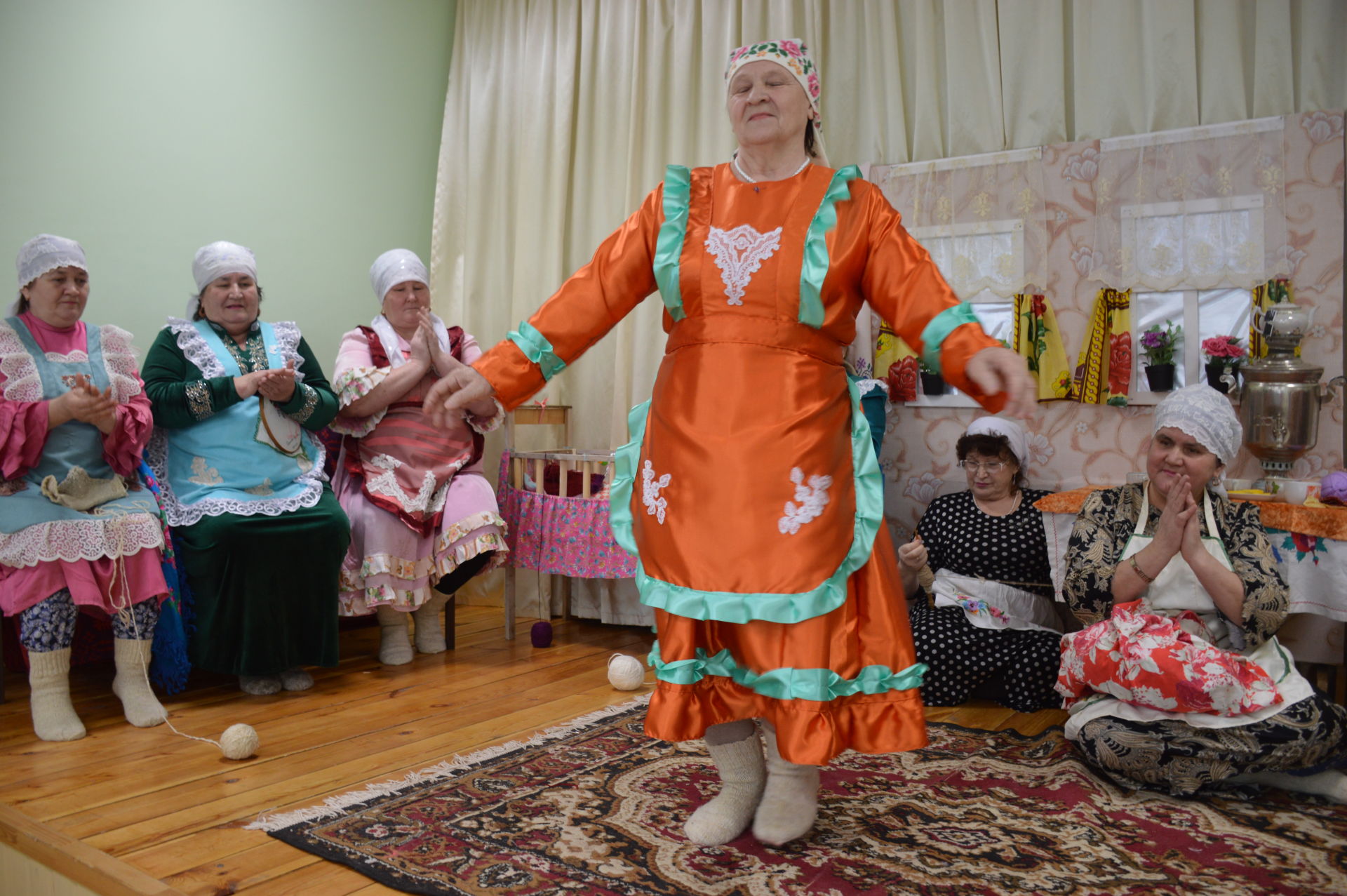 Сход граждан в Татарских Саралах прошел в теплой, семейной обстановке