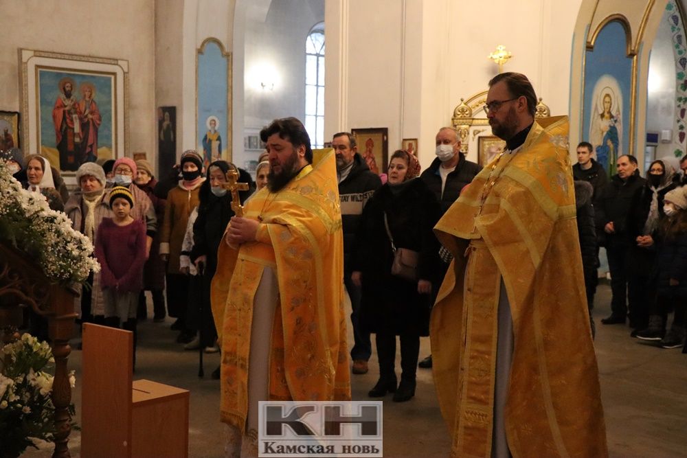 Божественная Литургия состоялась сегодня в Свято-Троицком архиерейском подворье города Лаишево