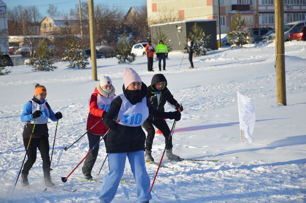 В следующем лыжном забеге соревновались спортсмены от 18 до 40 лет