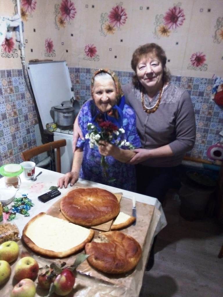 На дне рождения труженицы тыла Елизаветы Тимофеевны Александровой  под ароматный запах пирогов вспоминали о прошлом