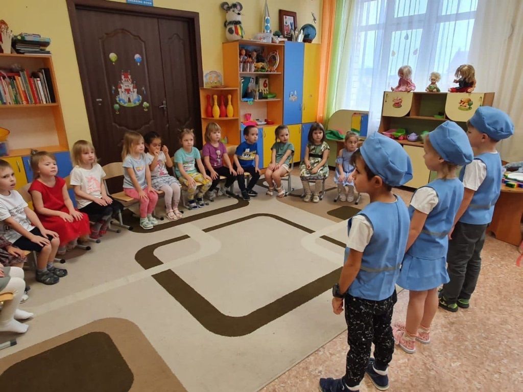 В детском саду «Ромашка» Дню памяти жертв ДТП посвятили Уроки безопасности