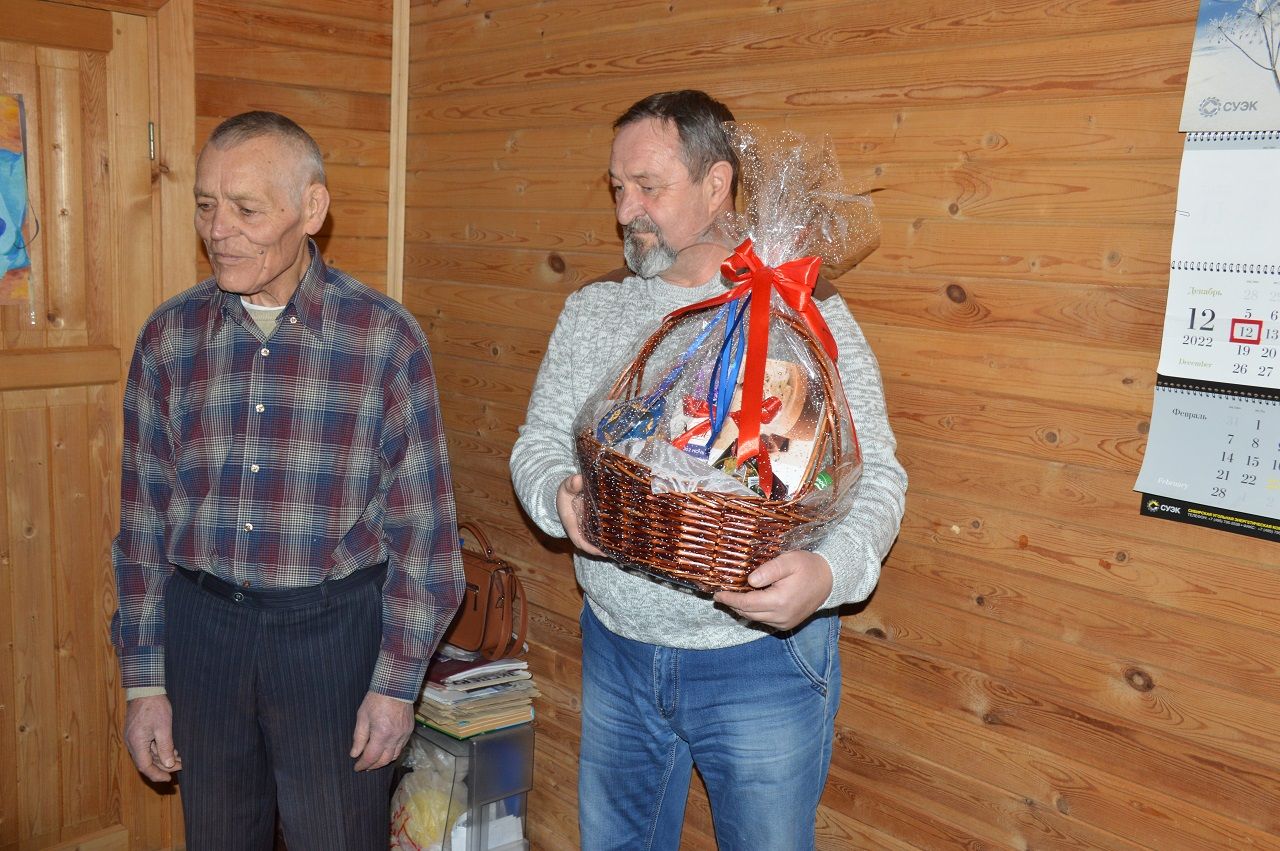 Жителю г.Лаишево, Герою Социалистического Труда Фидусу Асхадуллину - 81 год