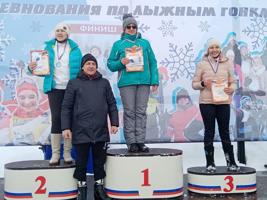 Рыхлый снег не помешал лидерам «Лыжни России – 2022» завоевать свои медали