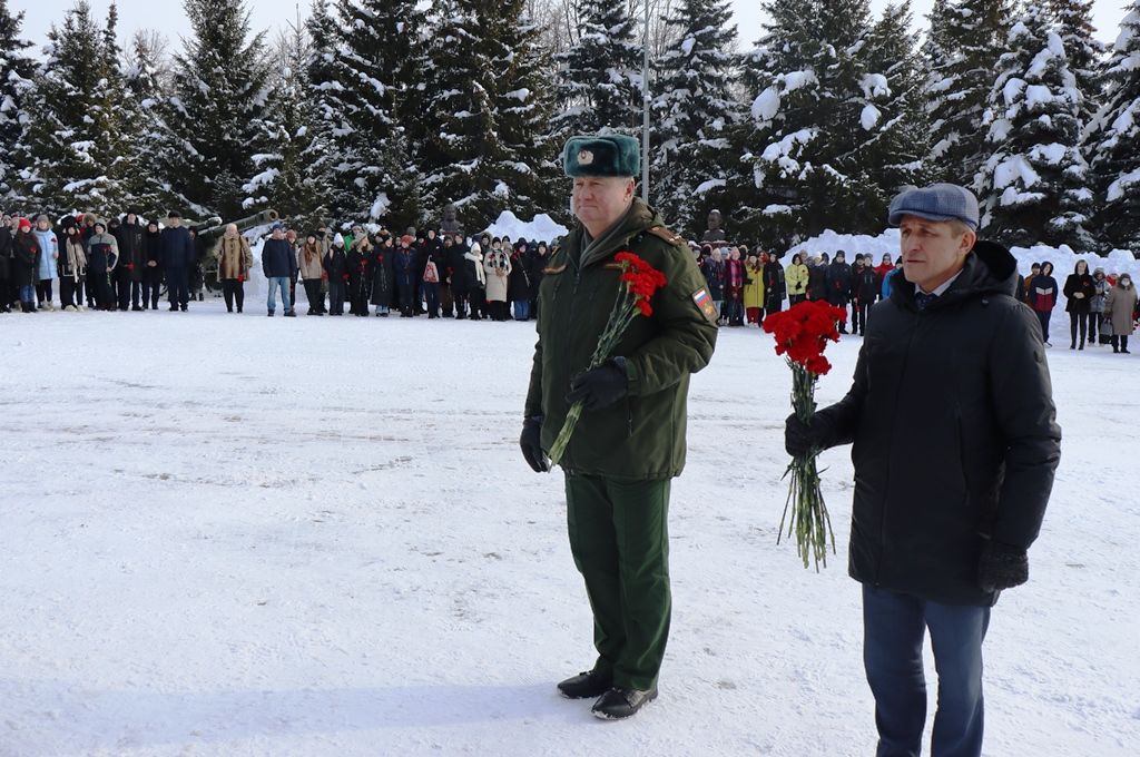 Фоторепортаж: митинг в Лаишево ко Дню вывода войск из Афнанистана