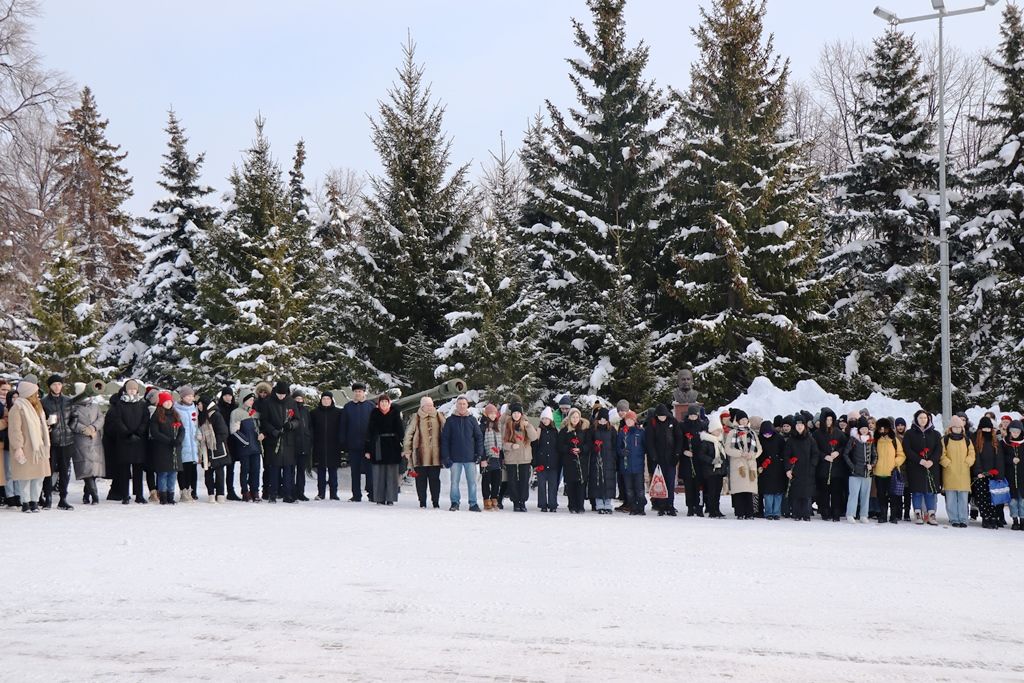 Фоторепортаж: митинг в Лаишево ко Дню вывода войск из Афнанистана