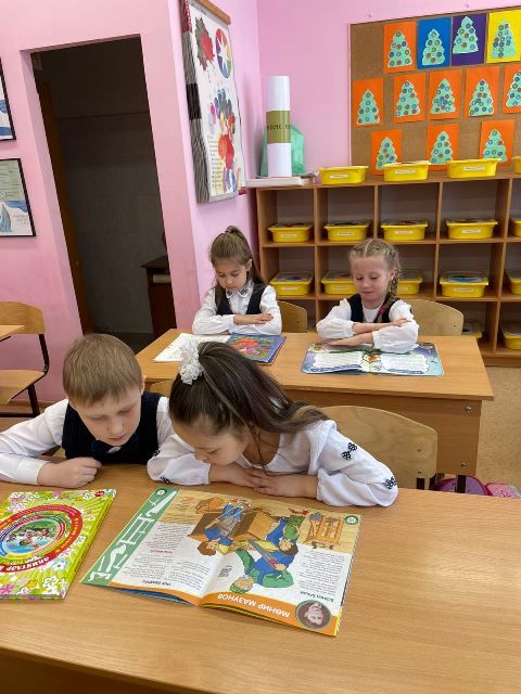 В Международный день родных языков первоклассники читают сказки на татарском языке