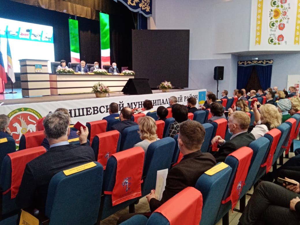 В Лаишево состоялась отчетная сессия Лаишевского муниципального района
