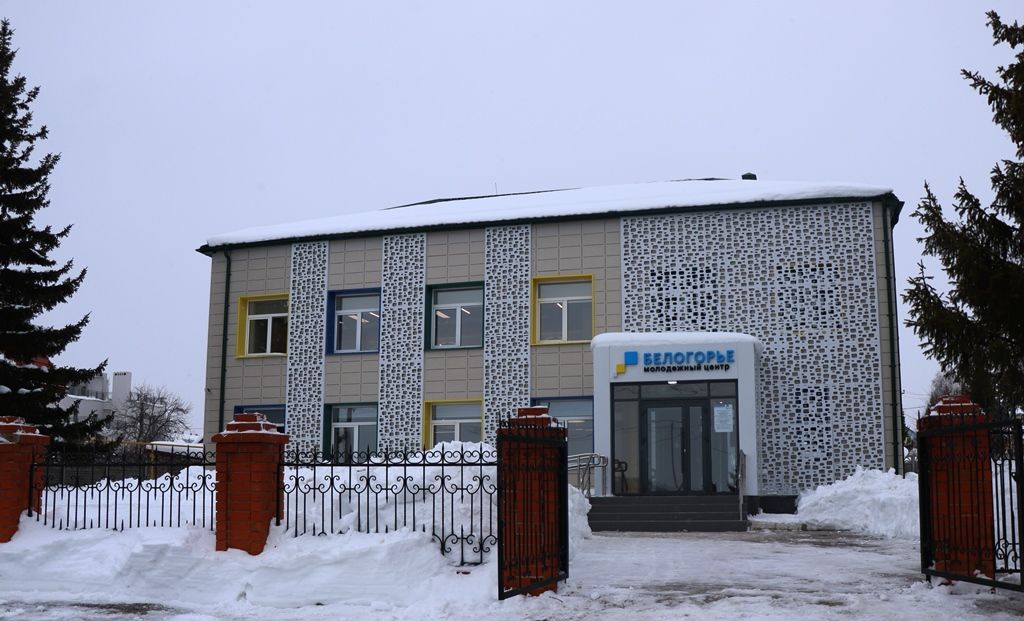 Министр экономики РТ оценил в Лаишево новый Молодежный центр «Белогорье»