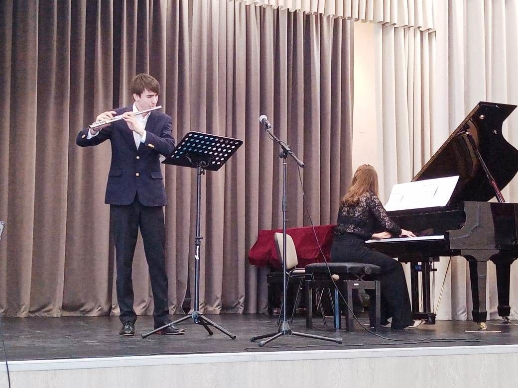 Студенты казанской консерватории приоткрыли для лаишевских зрителей  удивительный мир музыки