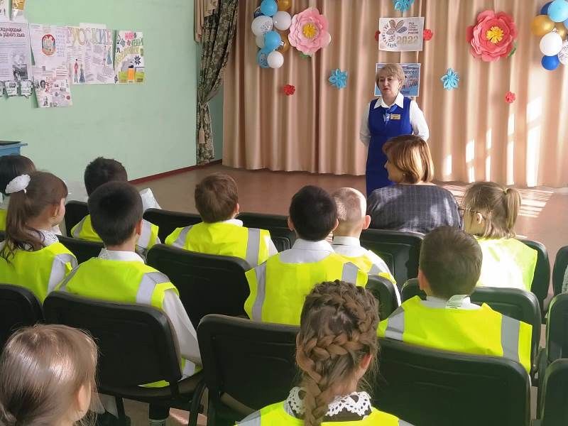 С творческим заданием конкурса "Безопасное колесо" успешно справились Столбищенская и Никольская школы