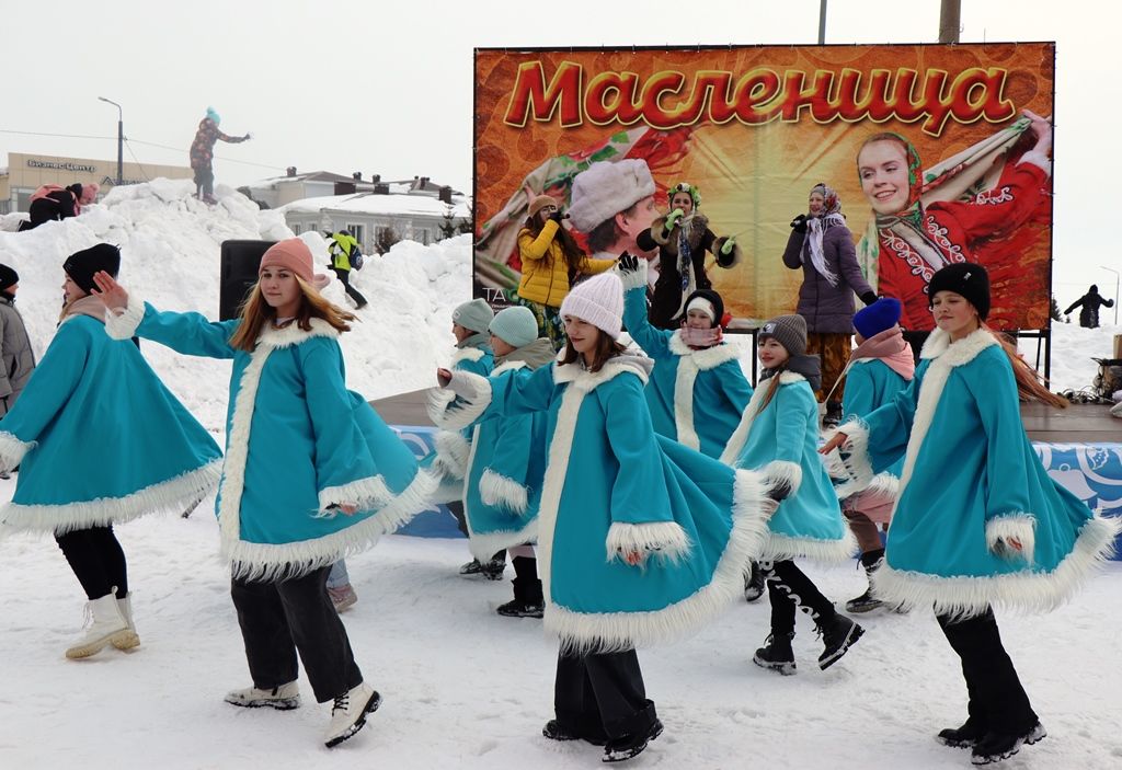 Яркие моменты празднования Масленицы в Лаишево