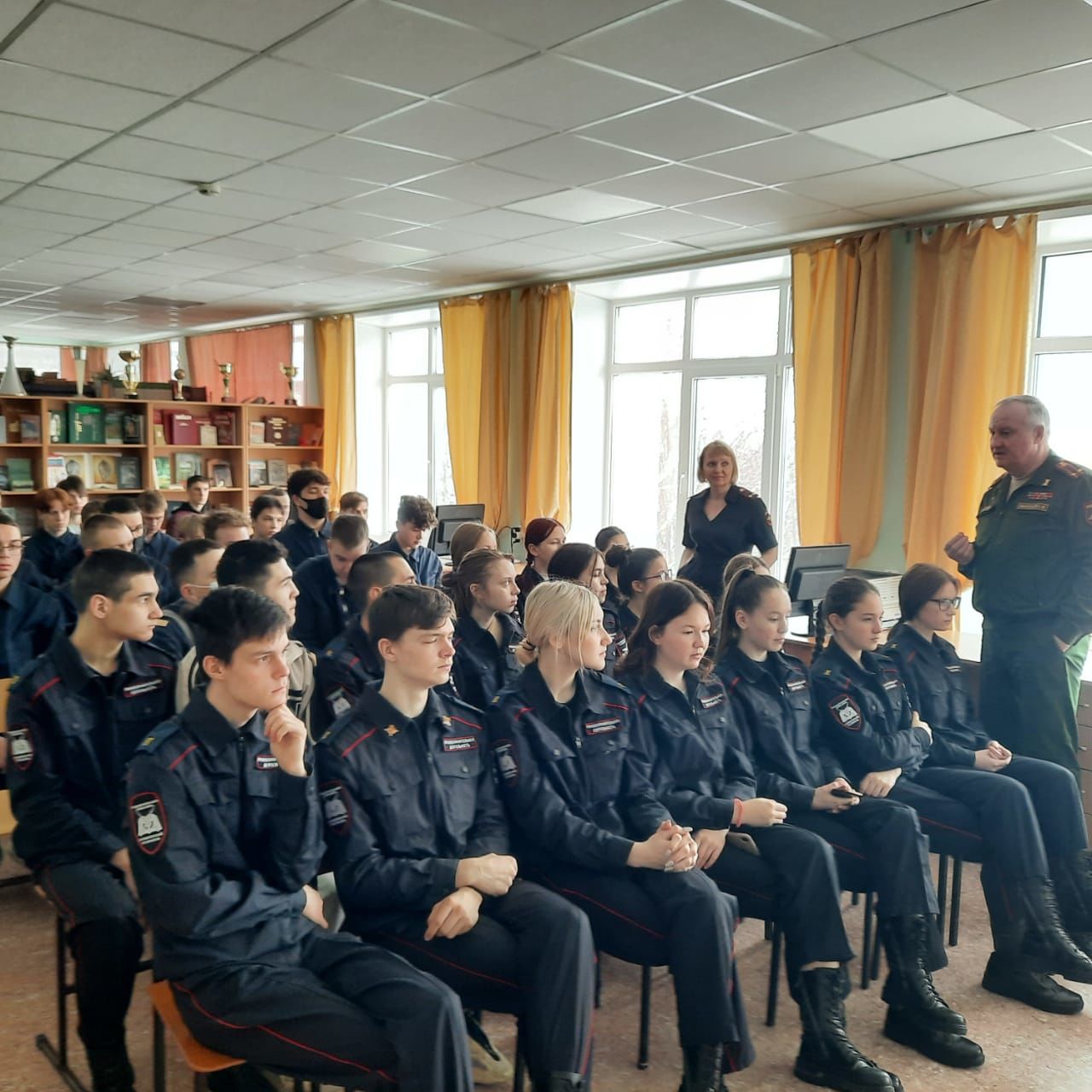 Уроки мужества в технико-экономическом техникуме проводит военный комиссар Лаишевского района