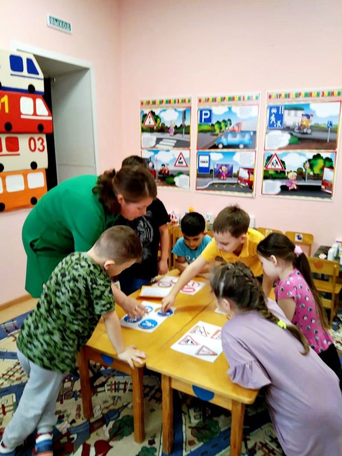 В детском саду "Умырзая" учат правила дорожного движения