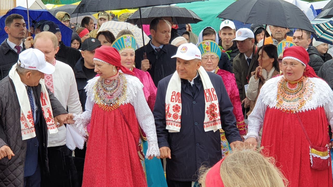Президент Татарстана посещает Каравон-2022