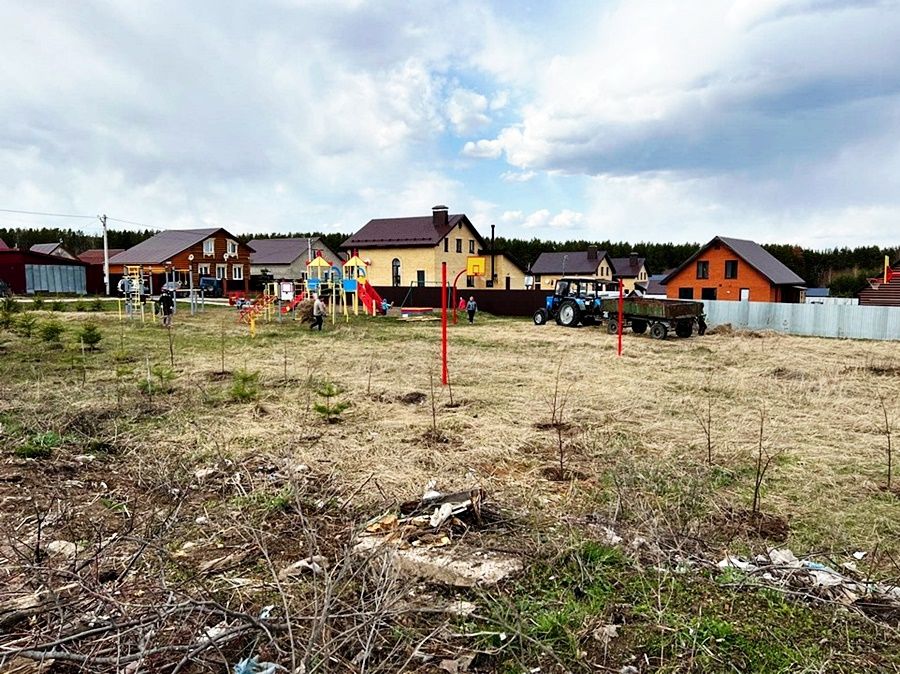 В Лаишеве ТОС "Сабантуй" организовал субботник по уборке территории
