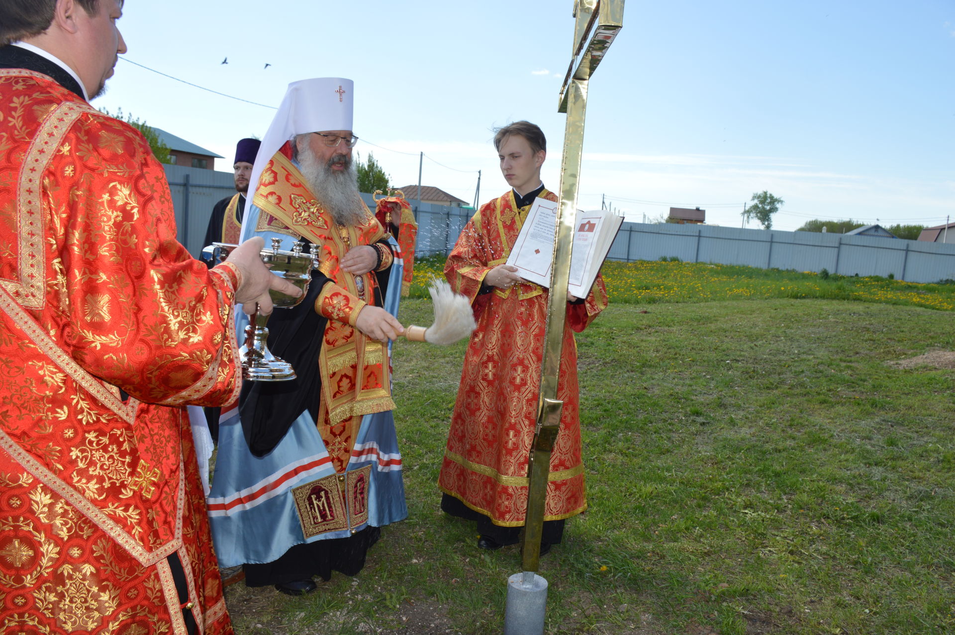 Митрополит Казанский и Татарстанский Кирилл провел богослужение в селе Чирпы Лаишевского района
