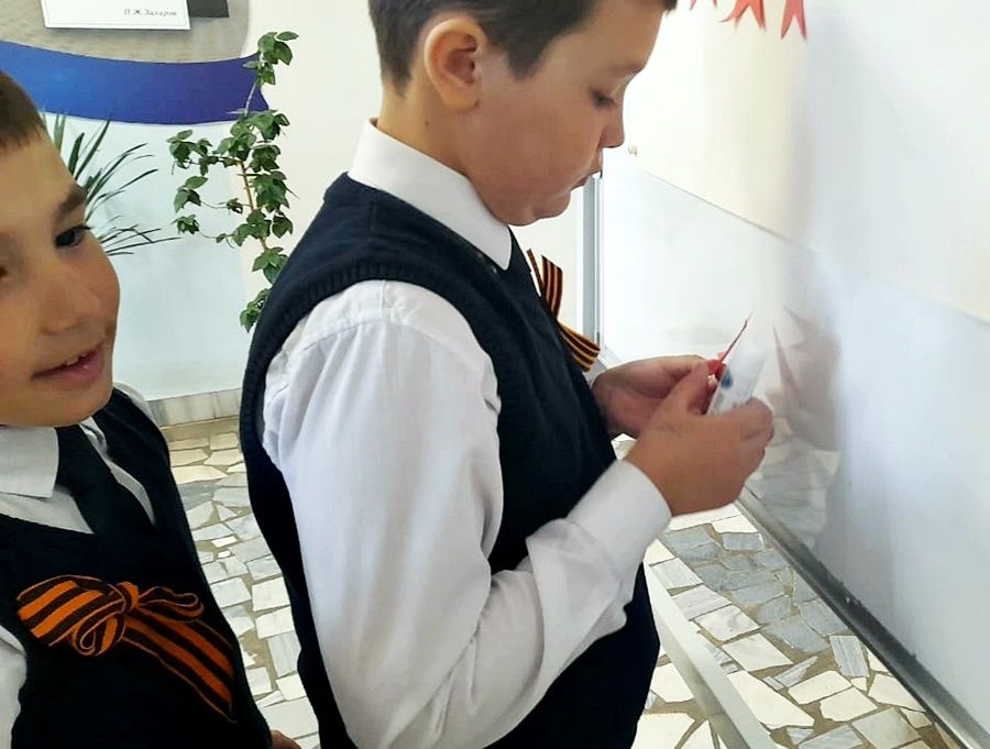 В Сокуровской средней школе провели акцию «Звездочки Памяти»