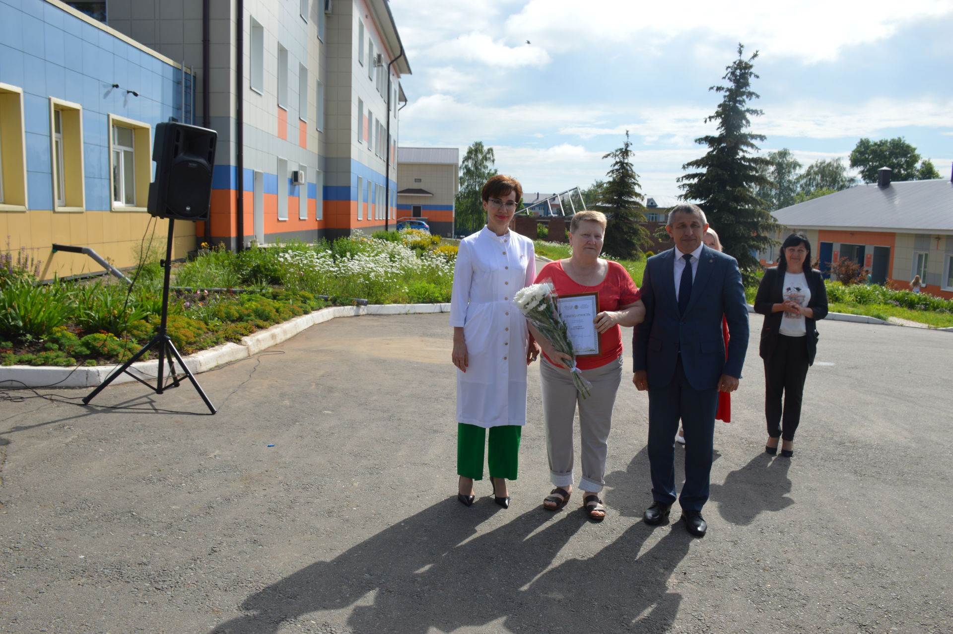 Глава Лаишевского района поздравил с профессиональным праздником медицинских работников
