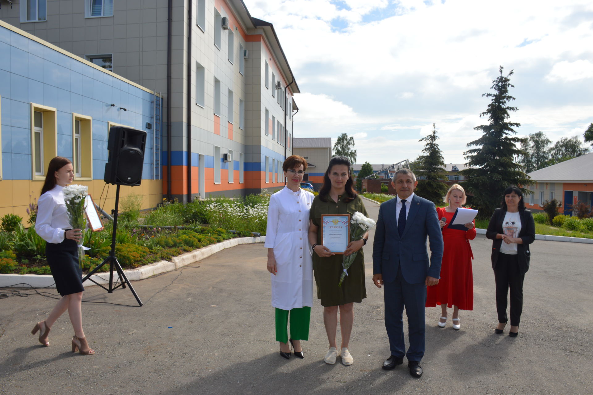 Глава Лаишевского района поздравил с профессиональным праздником медицинских работников