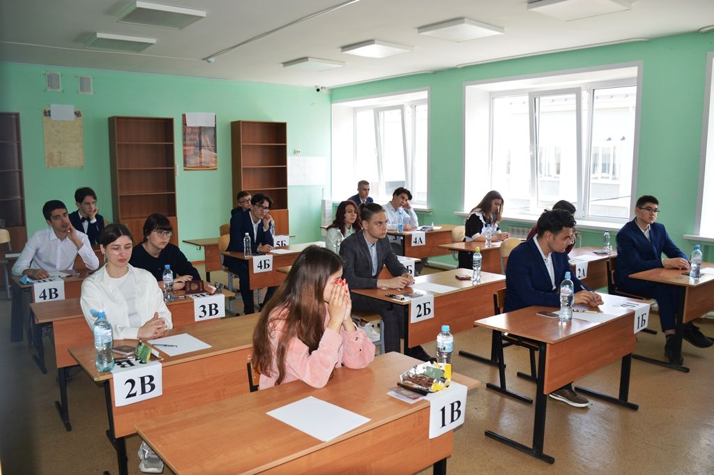 Выпускники Лаишевского района сдают профильный ЕГЭ по математике