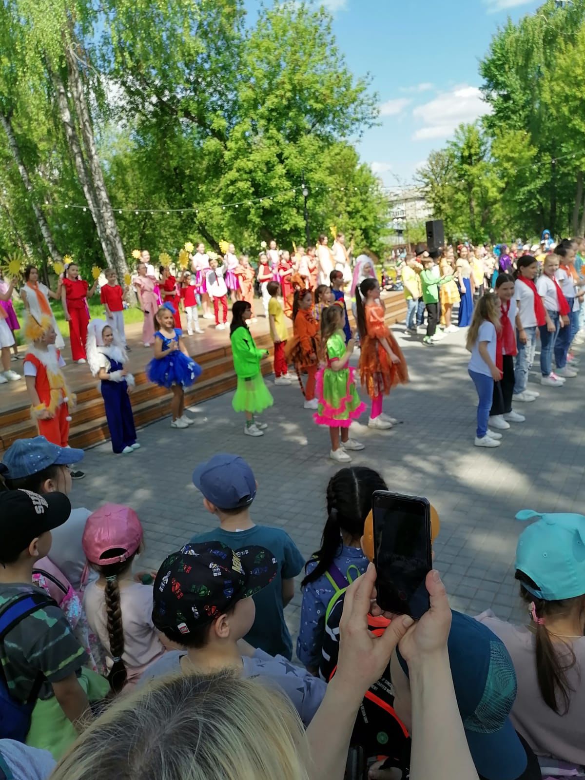 Открылась вторая передвижная фотовыставка детей-сирот "ПАПАМАМАЕСТЬ"