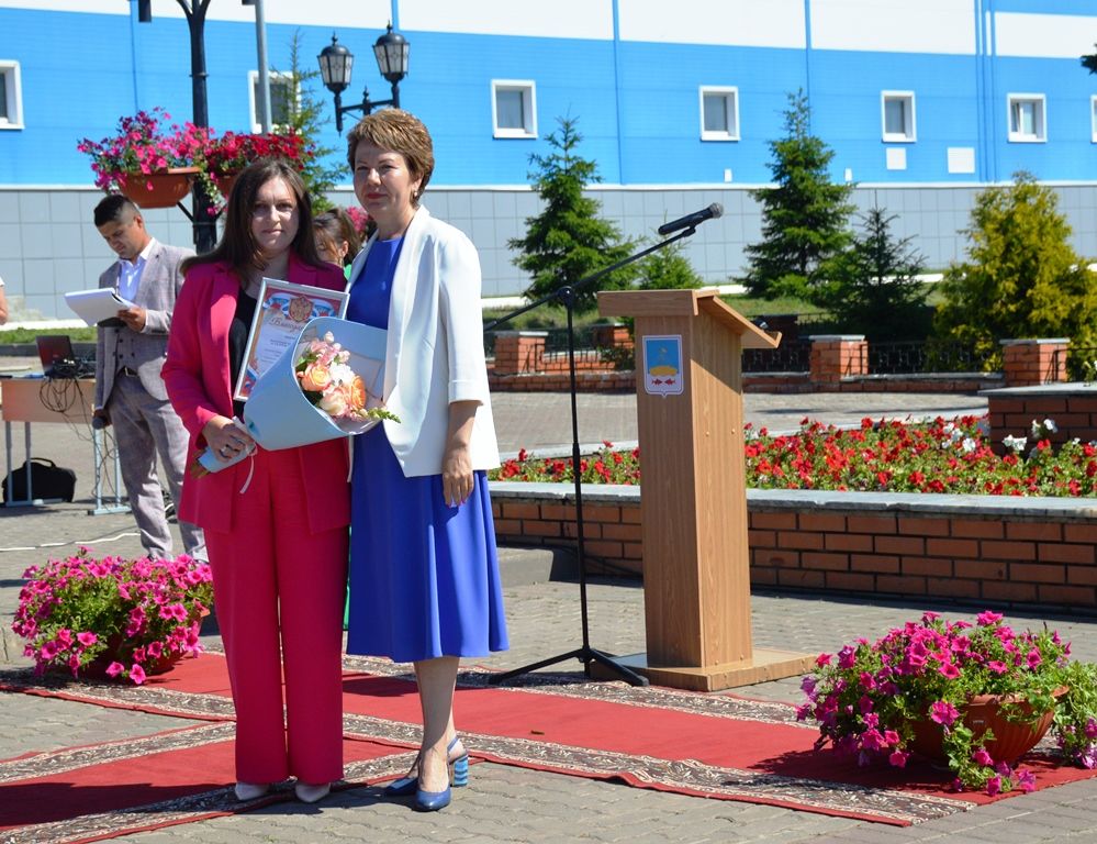 Выпускников Лаишевского района – 2022 поздравили родители