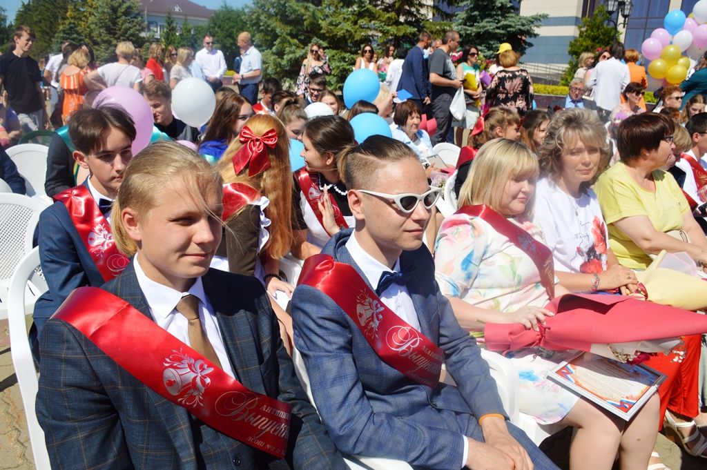 Выпускники Лаишевского района получили школьные аттестаты