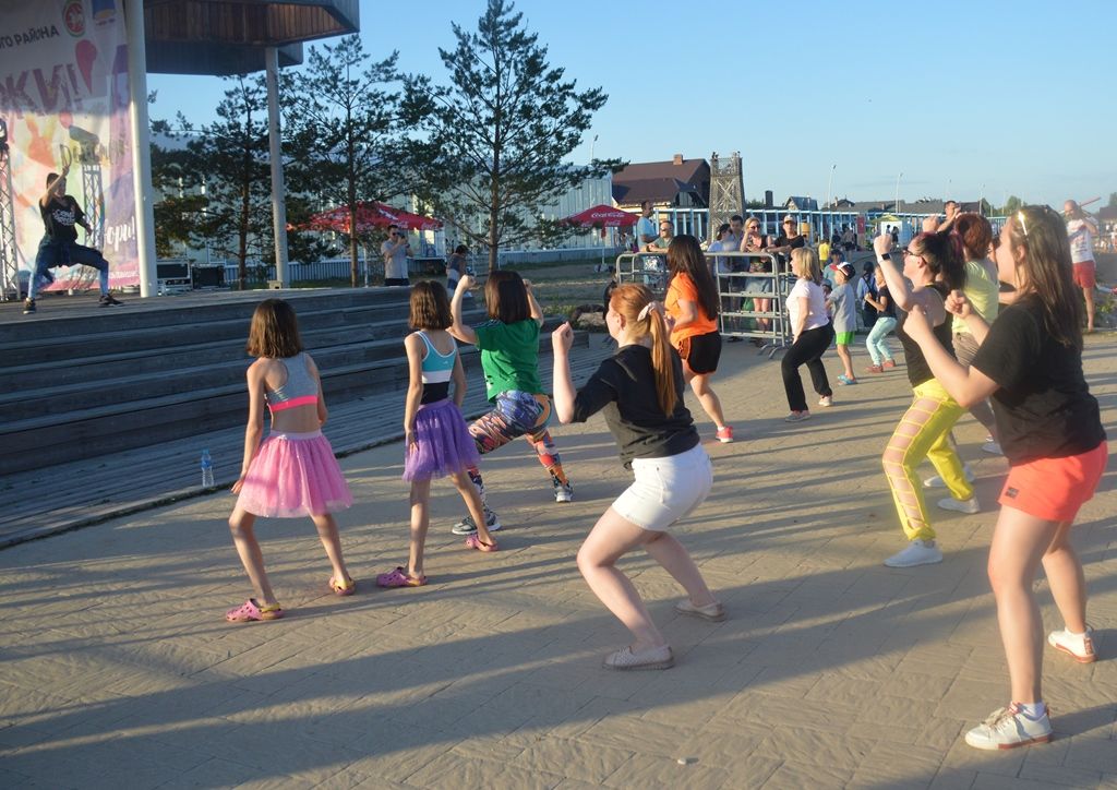 Яркие моменты празднования Дня молодежи на Камском море в Лаишево