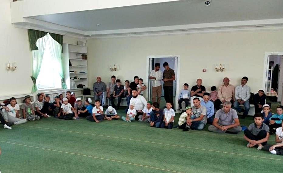 Первый районный конкурс по чтению Корана собрал в мечети «Ихлас» около 100 детей