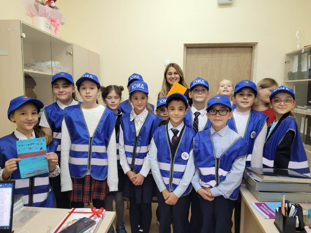 Юидовцы поздравили воспитателей с Днем дошкольного работника