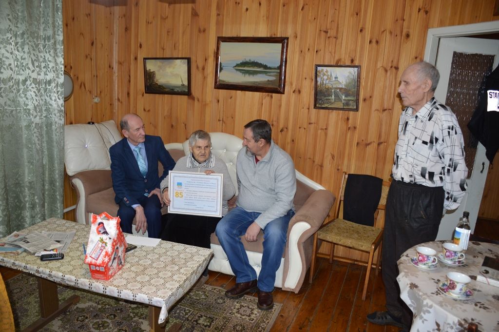 Сегодня в Лаишевском районе поздравили с юбилеем узницу концлагеря Юсупову Валентину  Леонтьевну