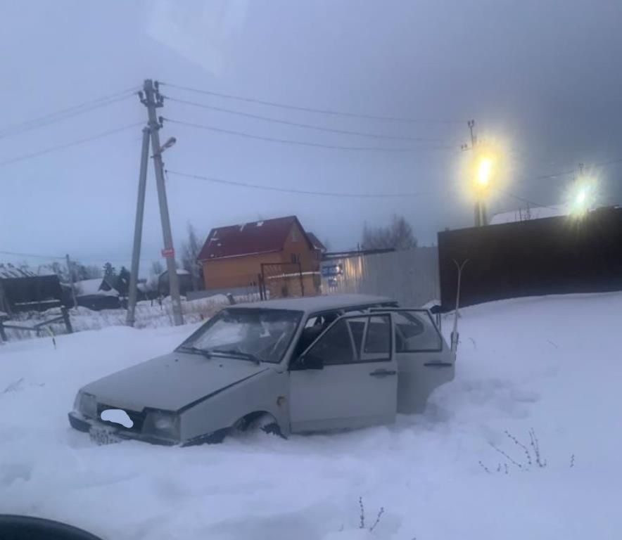 Рискуя женой и ребенком, водитель пытался скрыться от полиции