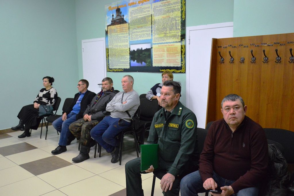 Жители Макаровского поселения проблемы решают сообща