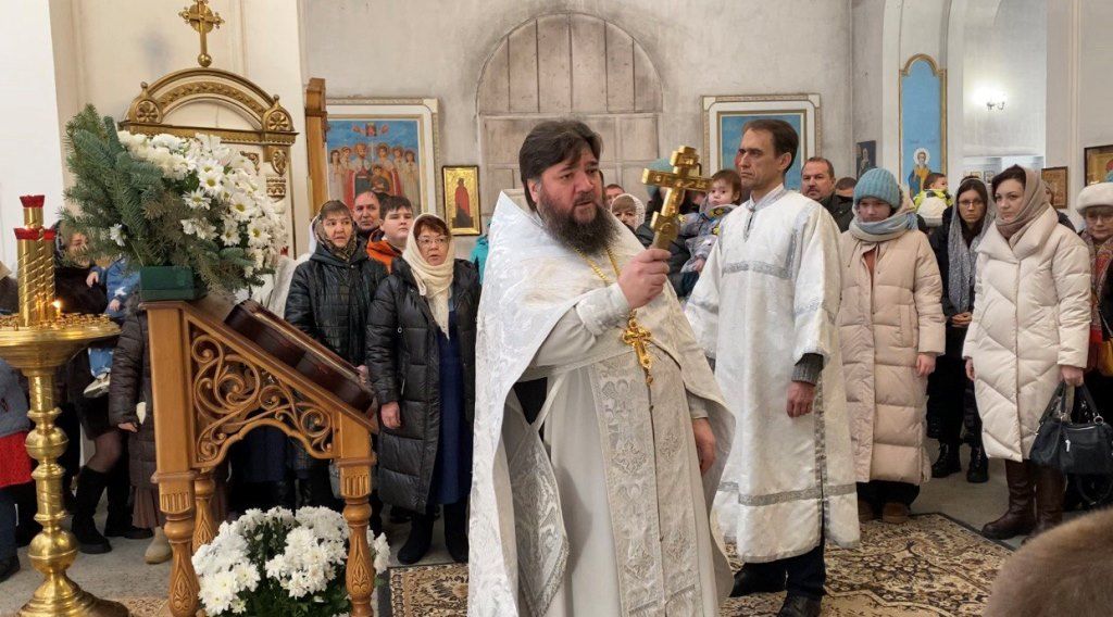 В Свято-Троицком архиерейском подворье прошла праздничная служба