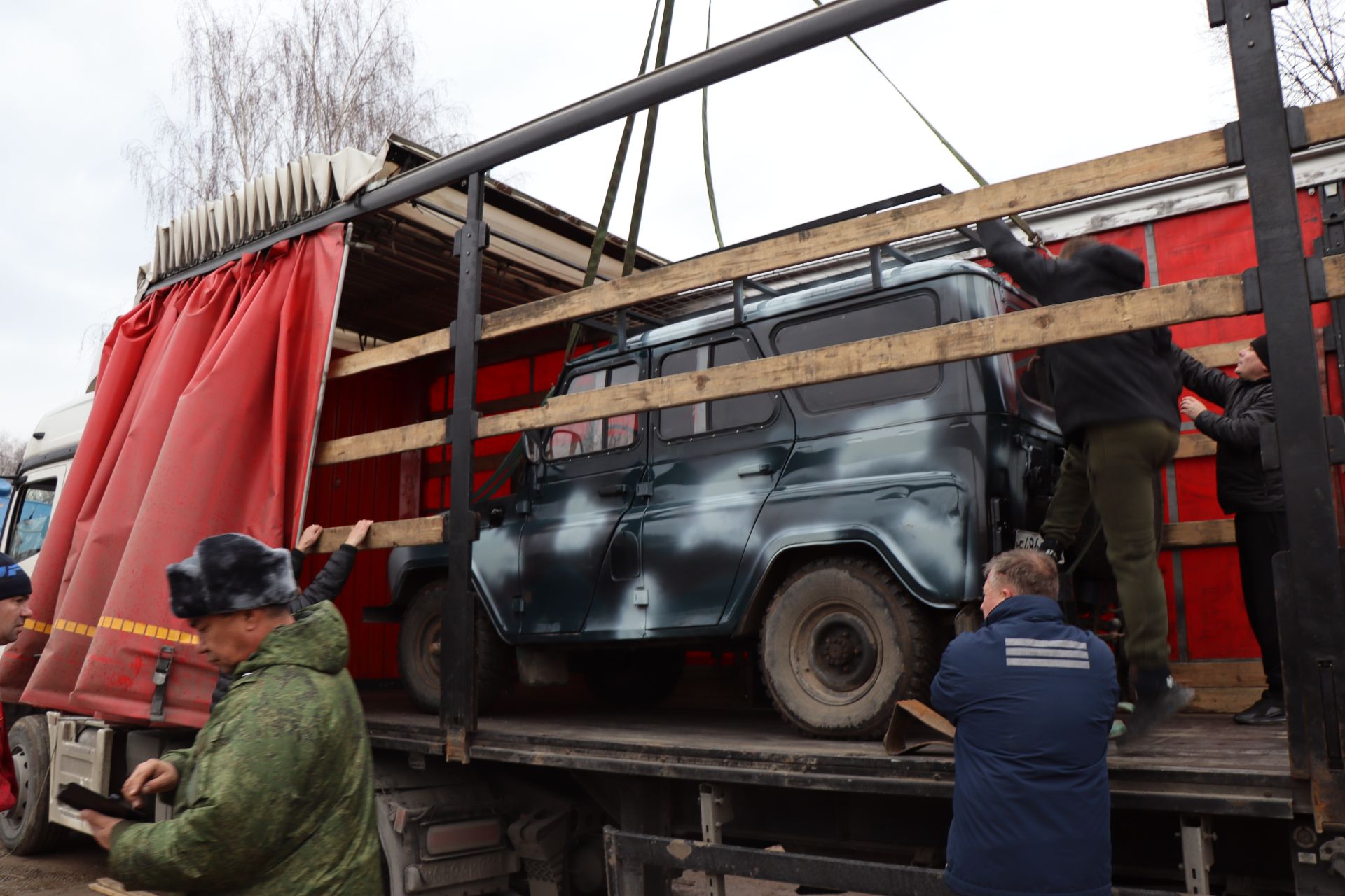 Сегодня в Лаишево прошла загрузка гуманитарной помощи для отправки в зону СВО