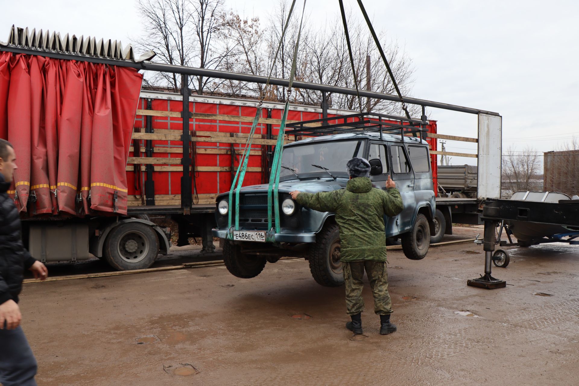 Сегодня в Лаишево прошла загрузка гуманитарной помощи для отправки в зону СВО